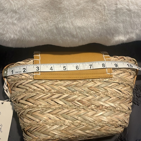 Universal Thread Yellow and Tan Crossbody Bag with straw weave. NWT! - Picture 8 of 9